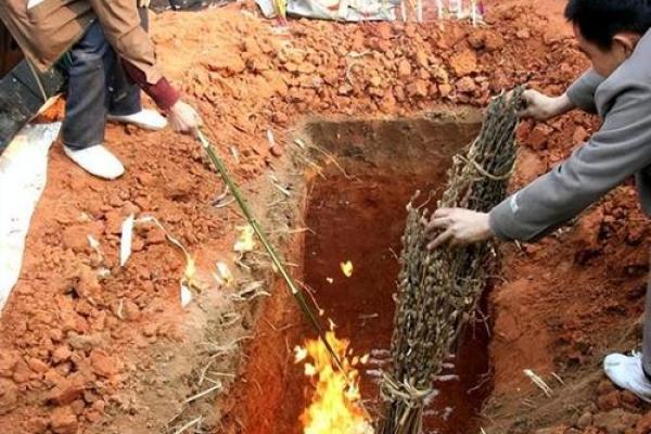 今年坟地可以动土吗(今年坟地可以动土吗视频)