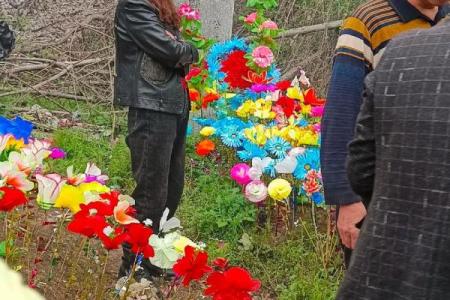 清明节上坟动土