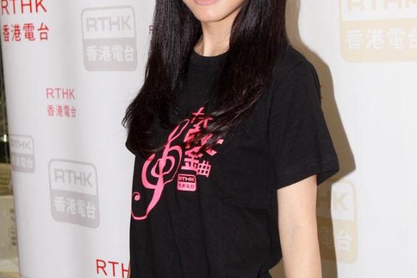 邓丽欣个人资料