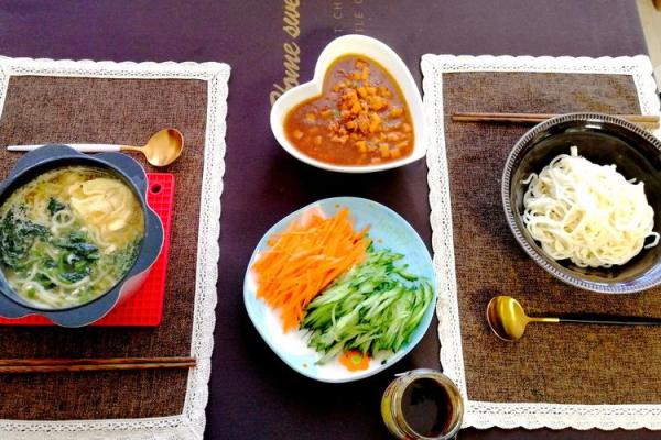 初七吃面条图片 初七吃面条图片