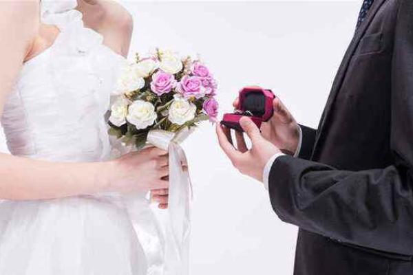 2002属马女几岁遇真爱_02年马女最终嫁给了谁 2002属马女几岁遇真爱_02年马女最终嫁给了谁