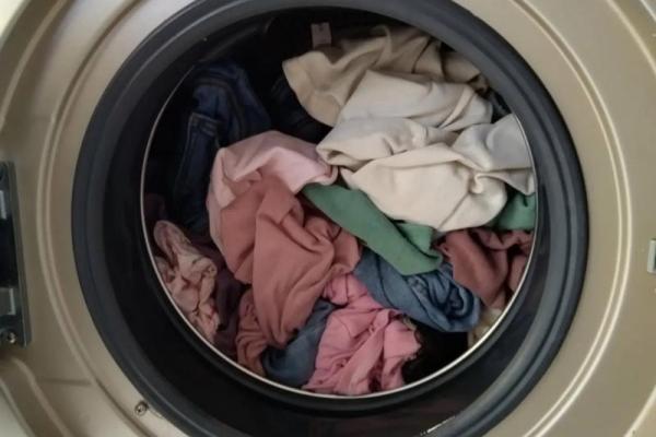 初一能洗衣服么 初一能洗衣服么