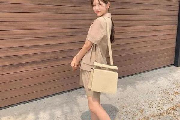 五行穿衣每日穿搭2025年4月10日 五行穿衣每日穿搭2025年4月10日