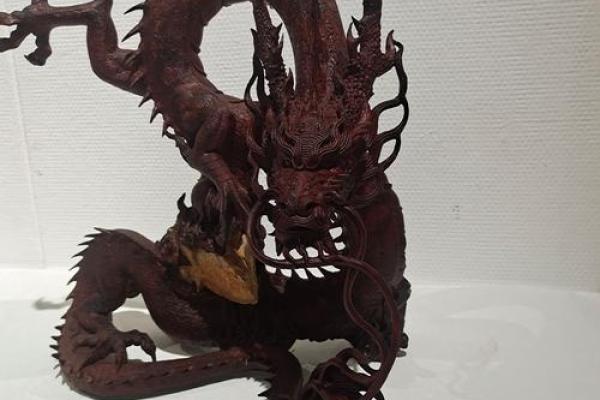 属龙2025 2025年属龙人运势详解农历各月运程全指南