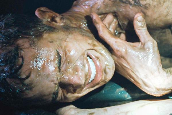 梦见男人光着全身是什么意思