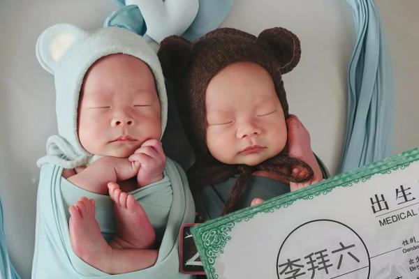 给双胞胎兄弟和姐妹取名字的方法有哪些-姓名学-华易网姓名